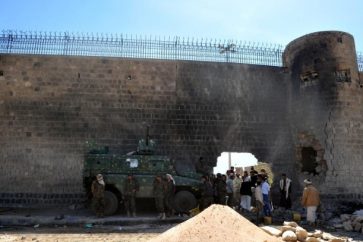 Yemen prison wall exploded