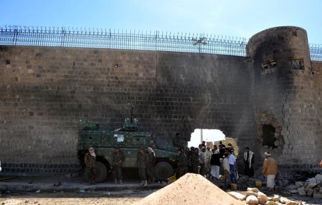 Yemen prison wall exploded