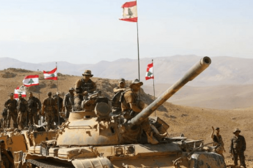 Lebanese army units fighting terrorists on the northeastern border in 2017