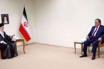 Khamenei_Tajik