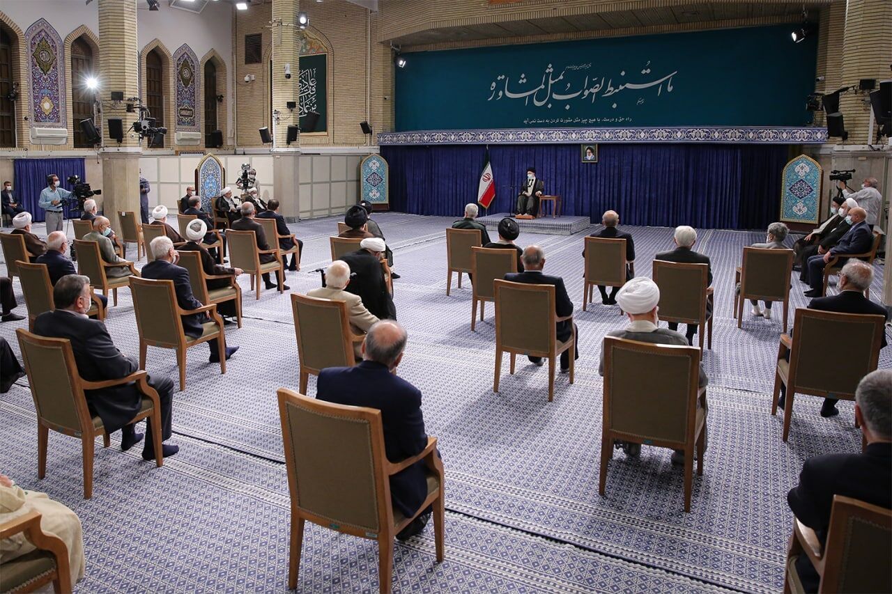 Imam Sayyed Ali Khamenei meeting with members of the Expediency Council