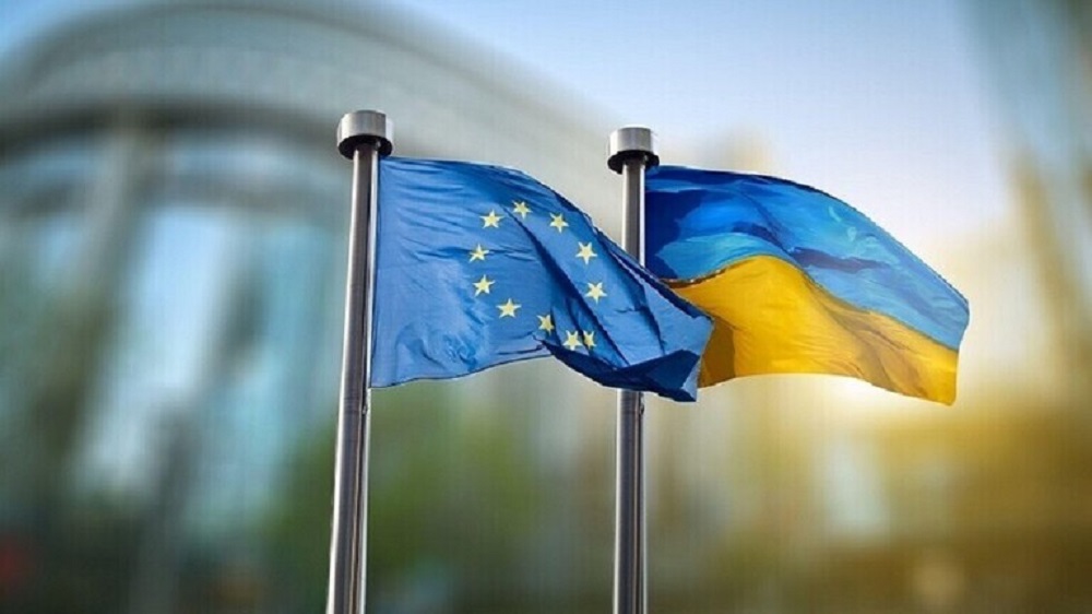 EU and Ukraine flags