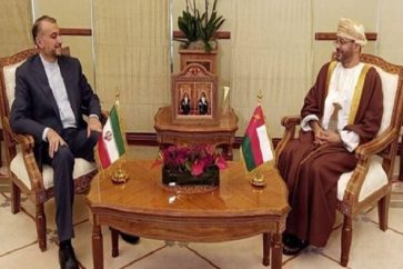 Omani Foreign Minister Sayyid Badr al-Busaidi and his Iranian counterpart Hussein Amir-Abdollahian