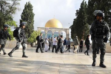 Guarded by the Israeli occupation forces, the Jewish extremists storm Al-Aqsa Mosque courtyards