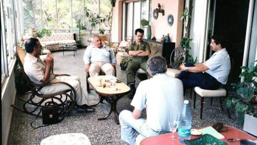 Bachir Gemayyel receives the Israeli DM Ariel Sharon 