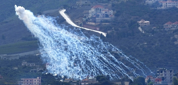  <a href="https://english.almanar.com.lb/2126104">HRW: Israel’s White Phosphorous Use against South Lebanon Risks Civilian Harm</a>
