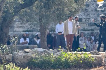 Settlers Storm Al-Aqsa Mosque, Perform Provocative Rituals Ahead of ‘Flag March’