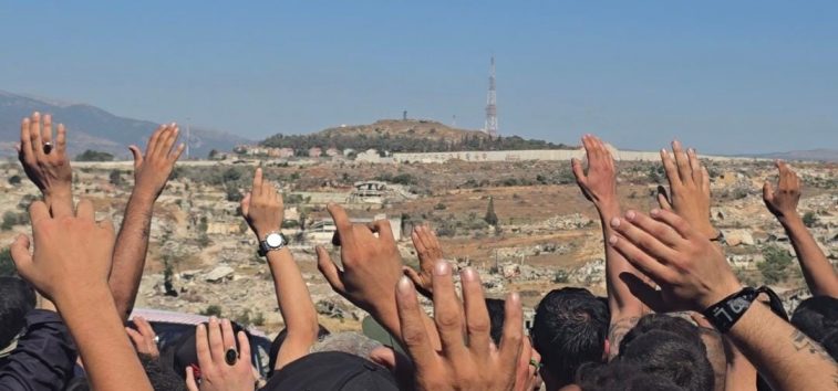  <a href="https://english.almanar.com.lb/2451319">Ashura Procession in Kfarkila Border Town Tells Israeli Enemy: Far from Us is Humiliation!</a>
