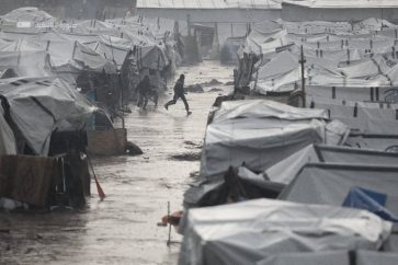 Gaza rain fall flooded tents
